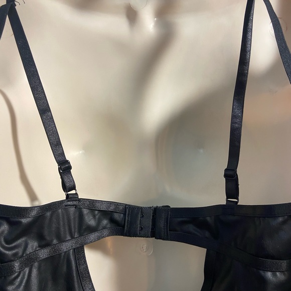 Fredericks of Hollywood Lingerie set - Picture 5 of 12